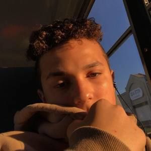 Meet your Posher, Efrain